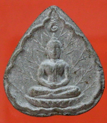 พระประจำวันเกิดหลวงปู่โต๊ะ รูปใบโพธิ์ หลังยันต์ตรี #2 - 1