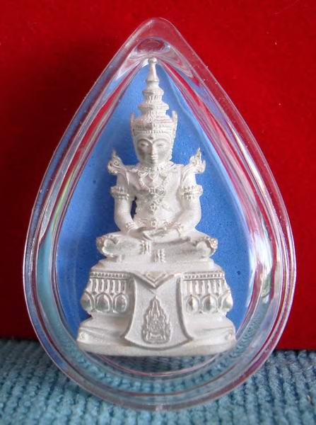 พระแก้วเนื้อเงิน ฉลองสิริราชสมบัติ 60ปี กล่องเดิมๆ - 2