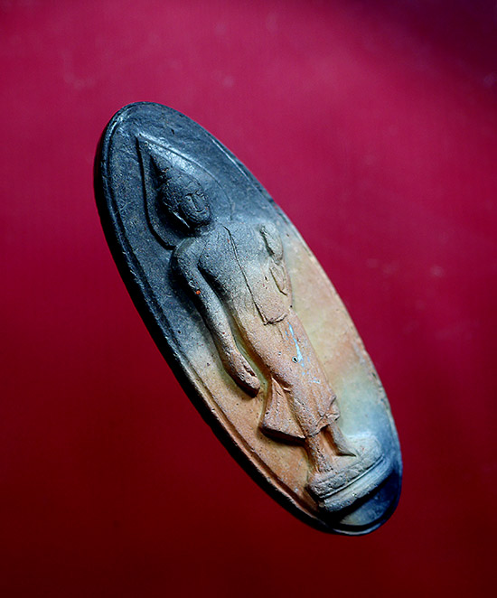 พระพุทธ ปางลีลา 25 พุทธศตวรรษ เนื้อดิน ปี 2500  - 2