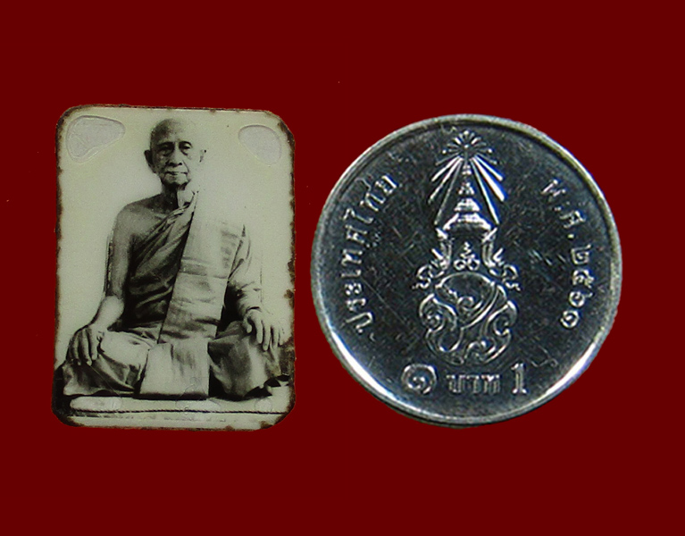 รูปถ่ายล็อกเก็ตพระเกจิ หลังยันต์ใบพัด ไม่รู้ที่ - 3