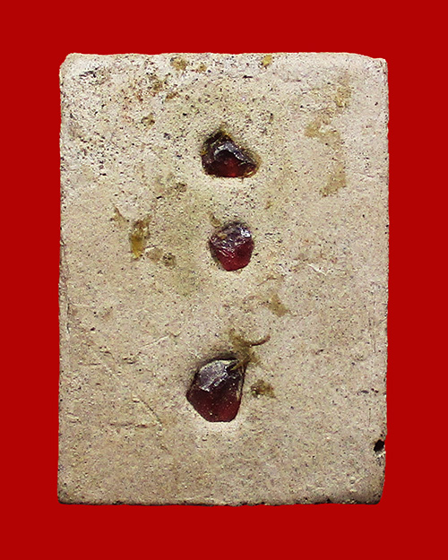 เทพจำแลงภมร ครูบากฤษณะ อินทวัณโณ สำนักสงฆ์วัดป่ามหาวัน เนื้อผง หลังฝังพลอยแดง จังหวัดนครราชสีมา - 2