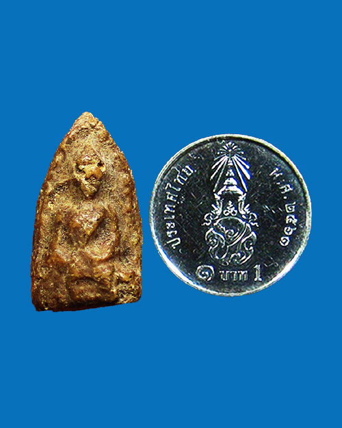 พระหลวงพ่อปุ๊ก วัดพุดซา พิมพ์พระรอด รุ่นอินโดจีน ปี 2484-2485 เนื้อผง จังหวัดนครราชสีมา - 3