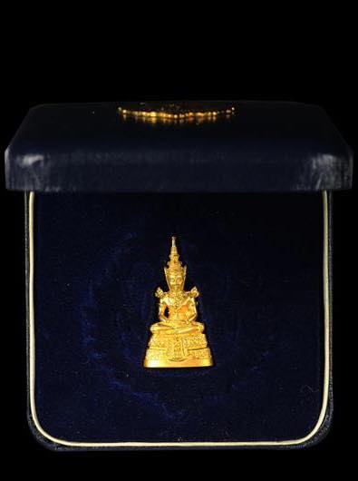 พระแก้วมรกต กรมสรรพสามิต เนื้อทองคำ - 3