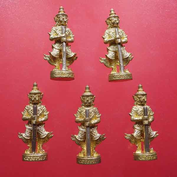 5 องค์....ท้าวเวสสุวรรณ กระบองเงินยันต์ตรีนิสิงหา แผ่นเงินจารมือ รุ่นเสริมบารมี - 1