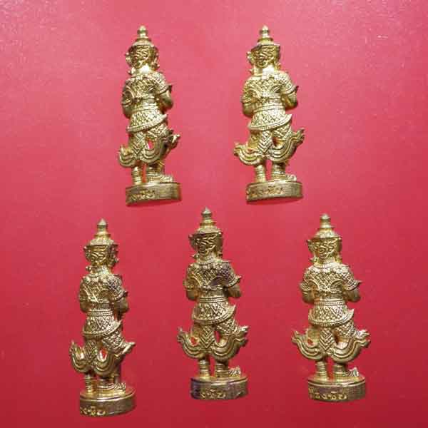5 องค์....ท้าวเวสสุวรรณ กระบองเงินยันต์ตรีนิสิงหา แผ่นเงินจารมือ รุ่นเสริมบารมี - 2