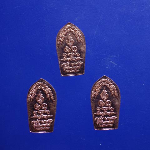 3 องค์....พระปรกใบมะขาม ครูบาบุญชุ่ม เนื้อทองแดงผิวไฟ ปี 2561.....P - 2