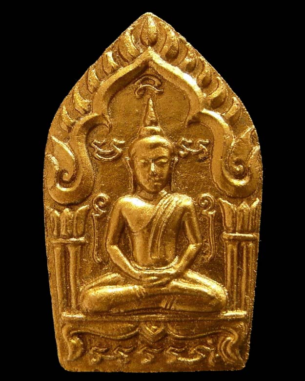 ขุนแผนผงพรายกุมาร รุ่น พรายทอง พิมพ์ใหญ่ เนื้อว่านไพลดำ ฝังตะกรุดเงิน และพลอยเสก พร้อมกล่องเดิม - 1