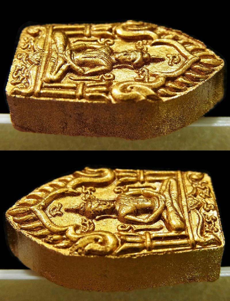 ขุนแผนผงพรายกุมาร รุ่น พรายทอง พิมพ์เล็ก เนื้อว่านสบู่เลือด ฝังตระกรุดทองแดง + พลอยเสก กล่องเดิม - 3