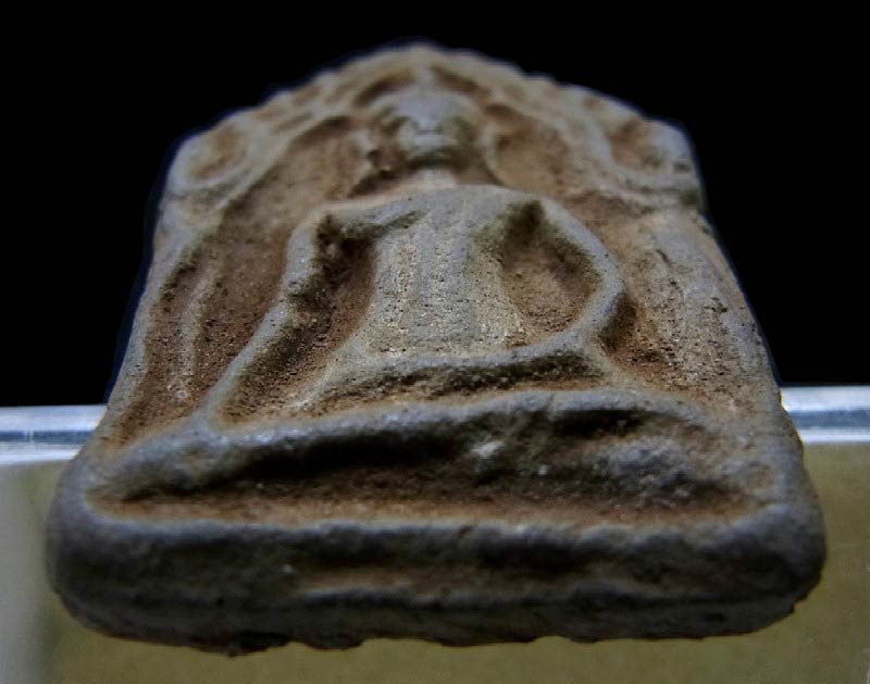 พระขุนแผน หลวงปู่สรวง เทวดาเล่นดิน ปี 19 เนื้อดินปราสาทขอมโบราณ พิมพ์ห้าเหลี่ยม สวยกริบ เชิญชมครับ - 4