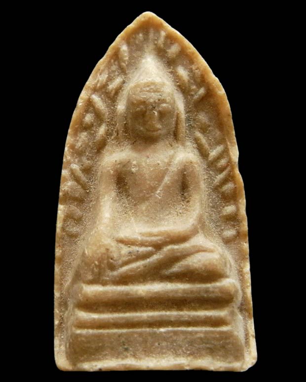 รางวัลที่ 1 หลวงพ่อแพ วัดพิกุลทอง ปี 14 พระรอด เนื้อผงน้ำมัน หลังยันต์พุทธซ้อน สวย คม สมบูรณ์ครับ - 1