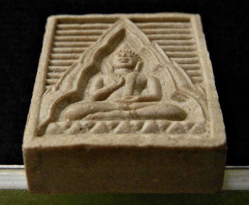 พระผงของขวัญ วัดปากน้ำ รุ่น 6 พระไตรปิฏก เนื้อน้ำตาลเทียนชัย พร้อมกล่อง vison plastic เดิมจากวัดครับ - 4