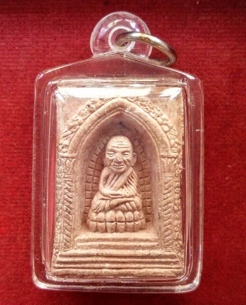 หลวงปู่ทวด รุ่นซุ้มโบราณ เนื้อว่านสบู่เลือด วัดห้วยมงคล ปี44 พิมพ์ใหญ่ ผสมผงตะไบ - 1