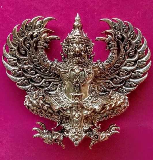 พญาครุฑ รุ่นรวยหมื่นล้าน เนื้อนวะ หลวงพ่อพัฒน์ ปี63 พิมพ์ใหญ่ ตอก 2โค๊ตและหมายเลข 721 - 1