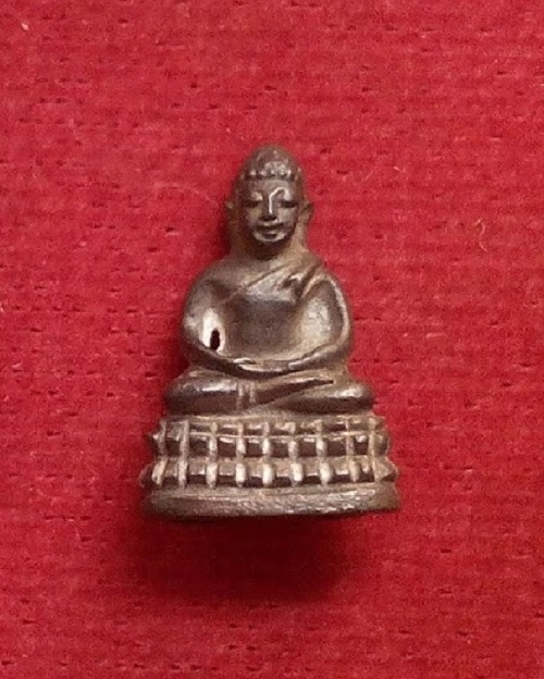 พระชัยวัฒน์ 7รอบ หลวงพ่อแพ วัดพิกุลทอง เนื้อนวะ ปี32 ตอก 2โค๊ตใต้ฐาน  - 1