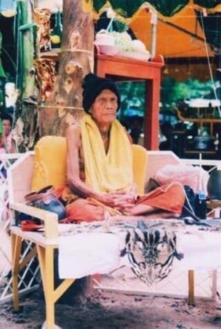 พระสิวลียุคต้น เนื้อผง พิมพ์สี่เหลี่ยม หลวงปู่หมุน ฐิตสีโล วัดบ้านจาน 2542 - 4