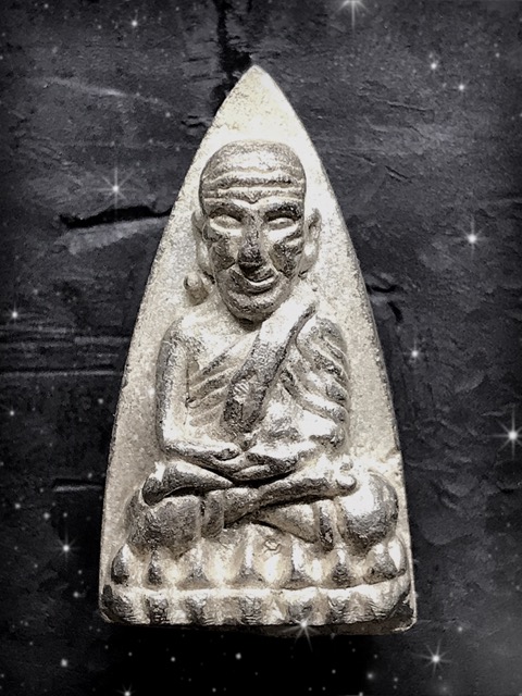 หลวงปู่ทวด พิมพ์เตารีดใหญ่ 2 หน้ากรรมการวัดบวรตอก 7 โค้ต หล่อโบราณ เนื้อนวะแก่เงินปี ๒๕๔๓ - 1