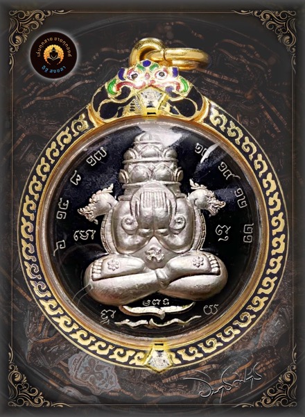 เหรียญพระปิดตาพังพะกาฬ รุ่นอุดมโภคทรัพย์ เนื้อเงินลงยาสีดำปี2549 - 1