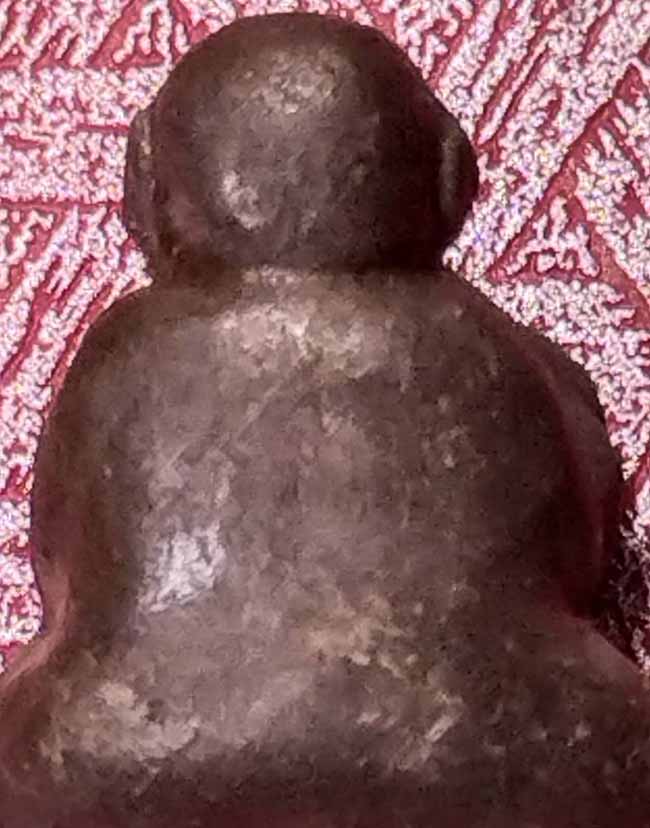 พระปิดตาเจ็ดราตรี เนื้อดินเก้าบัง หลังเรียบ ปี 2529 หลวงปู่คำพันธ์ วัดธาตุมหาชัย - 4