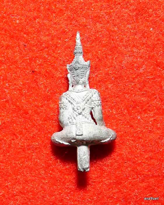 พระยอดธง รุ่นเจริญราช หลวงปู่แผ้ว ปวโร ปี 2550 สร้างเพียง 2000 องค์ครับ ต้องรีบเก็บครับ - 2