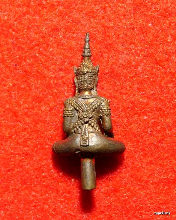พระยอดธง รุ่นเจริญราช หลวงปู่แผ้ว ปวโร ปี 2550 เนื้อทองแดง สร้างเพียง 3000 องค์ครับ ต้องรีบเก็บครับ - 2