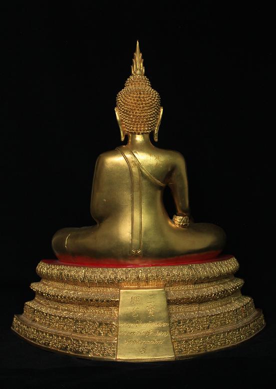 พระบูชาพระพุทธไตรรัตนนายก (โต) วัดกัลยาณมิตรรุ่น๑ ขนาดหน้าตัก 9-10นิ้ว ปิดทองแท้ องค์ใหญ่มากนะครับ - 2