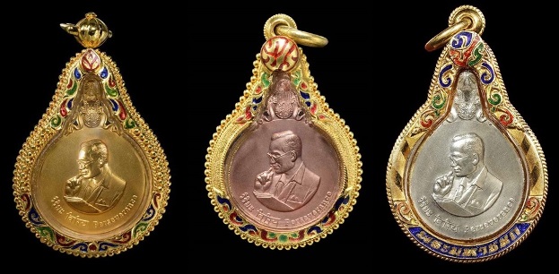 "ชุดทองคำ" ทอง นาค เงิน เหรียญพระมหาชนกพิมพ์เล็ก +เลี่ยมตลับทองลงยาสั่งทำพิเศษเฉพาะรุ่น สวยวิ้งๆครับ - 1