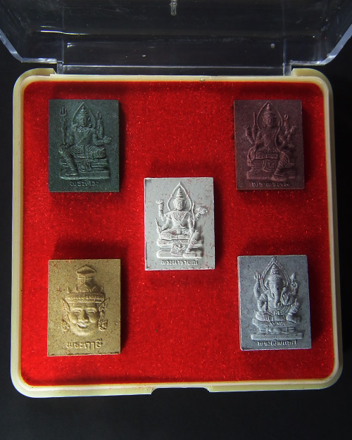 พระเทพมงคล สก. ปี 2547 ครบชุด ๕ องค์พร้อมกล่องเดิม - 2