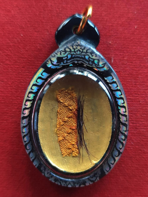 ล็อกเก็ตรูปไข่ครึ่งองค์ หลวงตาวสันต์ วัดป่าหนองหัวหมู จังหวัดอุดรธานี - 2