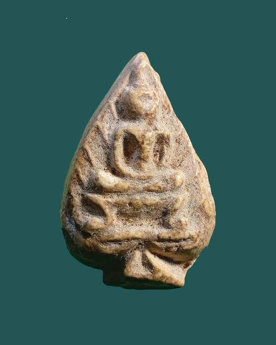 พระผงพิมพ์กลีบบัวหลังยันต์ พระครูสุพจน์ วัดสุทัศน์ ปี2484 ปลุกเสกพิธีอินโดจีน - 1