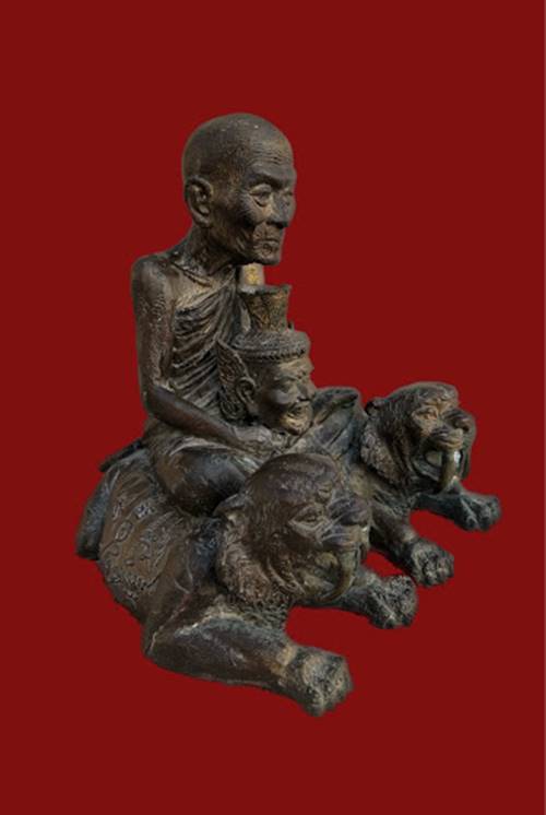 พระบูชานั่งเสือ  หลวงปู่กาหลง วัดเขาแหลม ปี50  - 4
