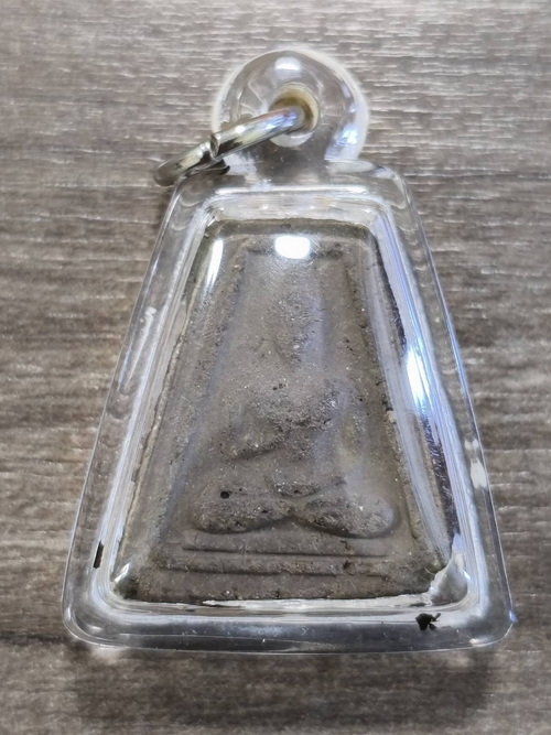 พระผงมหาว่าน สีเหลี่ยมคางหมู อ.นำ - 1