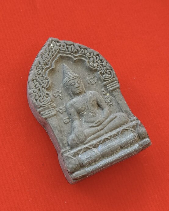 พระขุนแผนช้างผสมโขลง เนื้อผงว่าน ฝังตะกรุดยันต์ช้างผสมโขลง หลวงพ่อเขียว วัดระเว จ.นครราชสีมา ปี2541 - 3