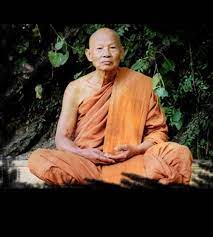 พระเศรษฐีนวะโกฏิ รุ่นแรก เนื้อนวโลหะประกายรุ้ง หลวงปู่พา วัดบัวระรมย์ จ.ศรีสะเกษ - 4