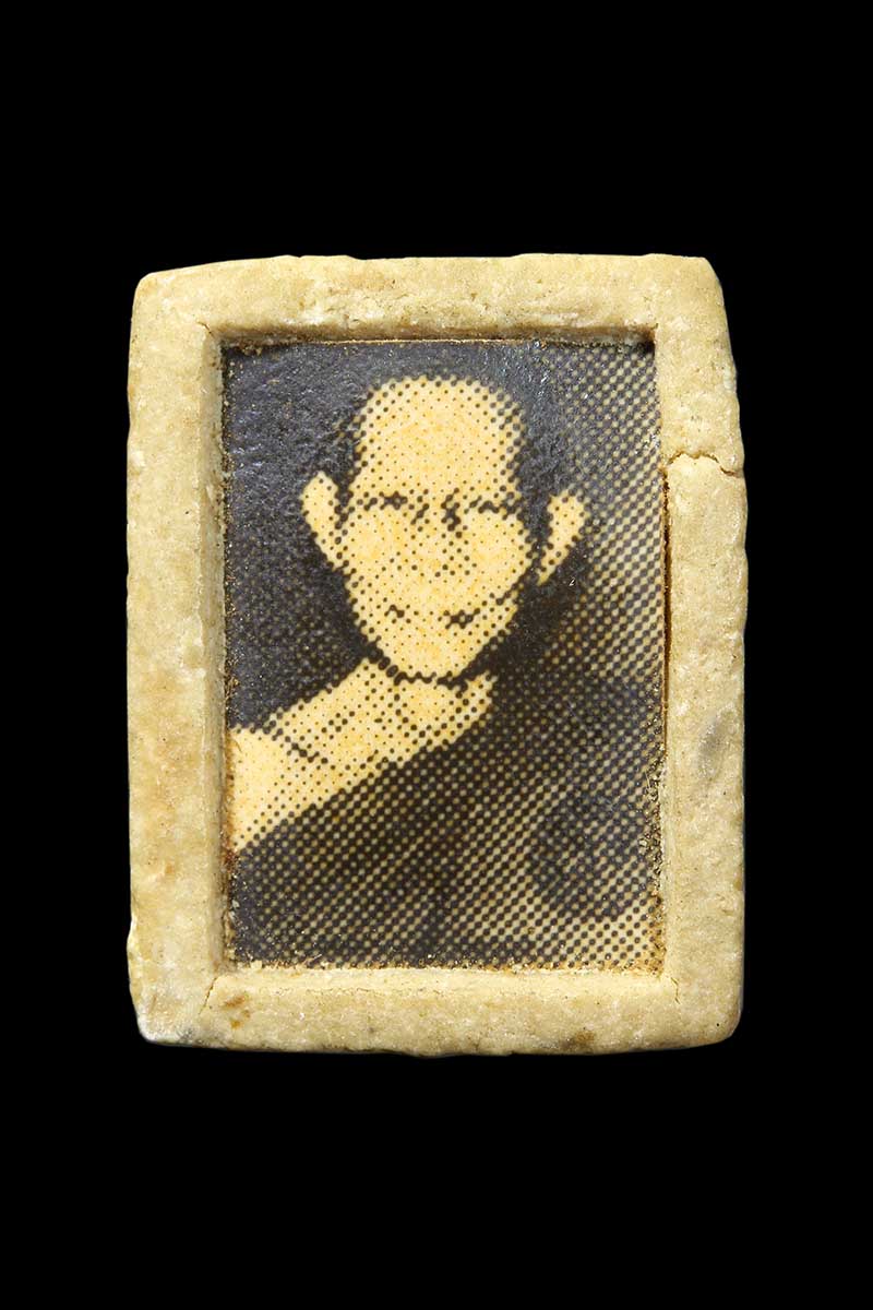 พระเนื้อผงหลวงพ่อพรหม วัดขนอนเหนือ อยุธยา หน้าพระพุทธ หลังรูปถ่าย - 2