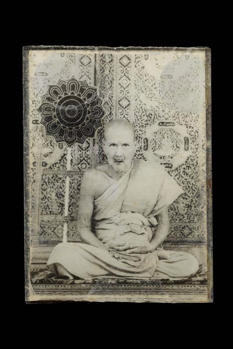 รูปถ่ายตาแป๋ว หลวงปู่เผือก วัดกิ่งแก้ว ปี 2502 ยันต์จุด - 1