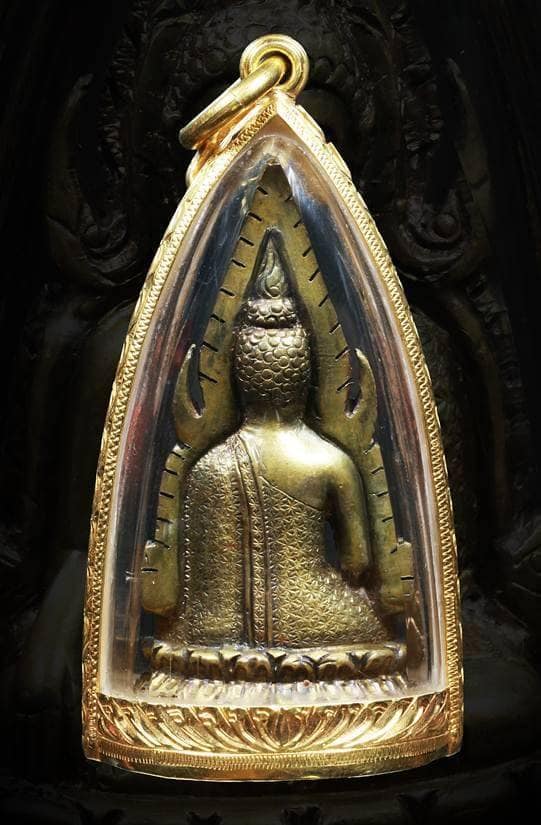 พระพุทธชินราชอินโดจีน 2485 พิมพ์แต่ง โค๊ด2โค๊ด ชัดมาก  เลี่ยมทองยกซุ้ม สวยแชมป์ - 3