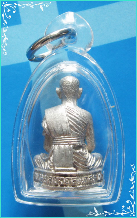 ..ลพ.หนูอินทร์ วัดป่าพุทธมงคล กส. พระรูปหล่อรุ่นแรก ลอยองค์ เนื้อเงินแท้ ฐานตัน ปี 33 เลี่ยม.. - 2