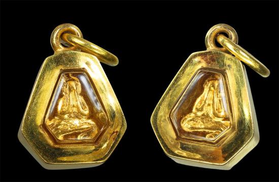 พระปิดตา สาริกา เนื้อทองค์ "หลวงปู่จื่อ วัดเขาตาเงาะ" หมายเลข18 เนื้อทองคำ .เลี่ยมทองคำ. - 3