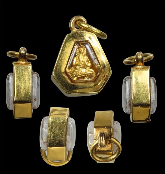 พระปิดตา สาริกา เนื้อทองค์ "หลวงปู่จื่อ วัดเขาตาเงาะ" หมายเลข18 เนื้อทองคำ .เลี่ยมทองคำ.  - 4