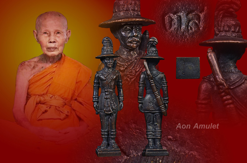 รูปหล่อยืนสมเด็จพระเจ้าตากสินเนื้อโละรมดำ หลวงปู่บัว ถามโก วัดศรีบุรพาราม พศ.2554 องค์ที่ 2 - 1