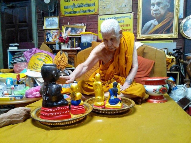 กุมารทองหลวงพ่อแย้ม วัดสามง่าม รุ่น พัดยศ ขนาดบูชา เนื้อดิน 7 ป่าช้า จ.นครปฐม - 5