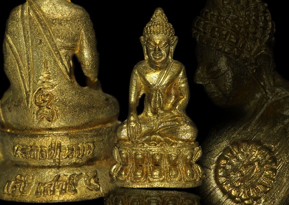 พระกริ่งสัมฤทธิ์ผล เนื้อทองทิพย์ รุ่น เสาร์ ๕ มหาเศรษฐี - 1