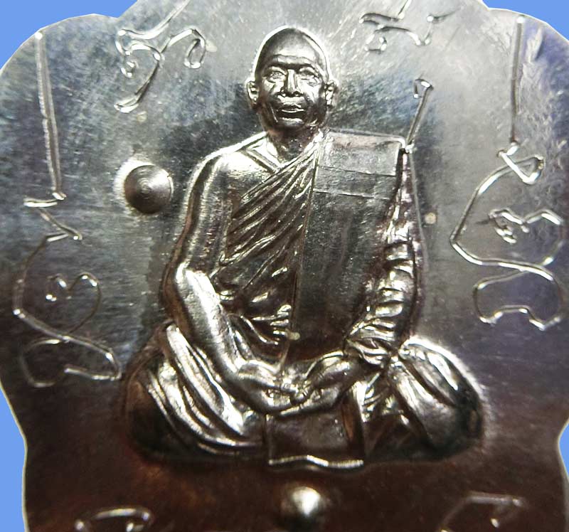 รูปเหมือนปั้มตัดชิดองค์รุ่นแรก พระอาจารย์ทิน วัดชายนา เนื้อตะกั่วไม่ตัดปีก สร้าง 79 องค์ ปี 2562 - 4
