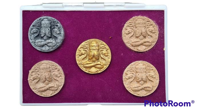 ชุดกรรมการลองพิมพ์ พระปิดตาพังพระกาฬ รุ่นบารมีศรีวิชัย ปี 2550 ครบชุดกล่องเดิมครับ - 2