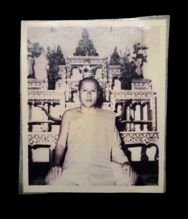 รูปซีเปียหลังโต๊ะหมู่ ติดแผ่นตะกั่ว จารมือ ตอกโค๊ด วชน กระโดดนิยม หลวงพ่อตัด วัดชายนา - 1