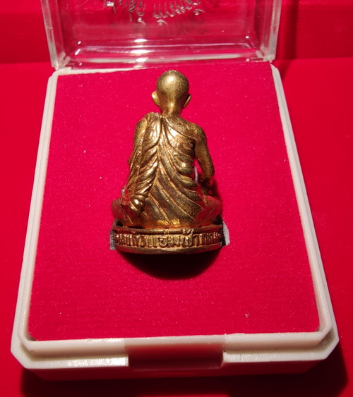 พระกาลเถระ (หลวงพ่อเเดง) ลอยองค์ วัดเเก้วเเจ่มฟ้า กทม. - 2