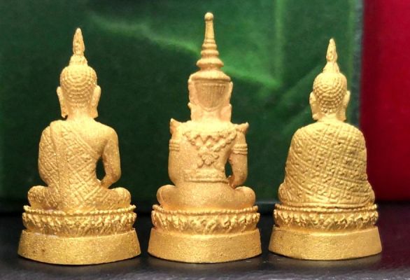 พระแก้วมรกต 3 ฤดู วัดบวรนิเวศวิหาร ปี 2538 เนื้อทองคำ - 2