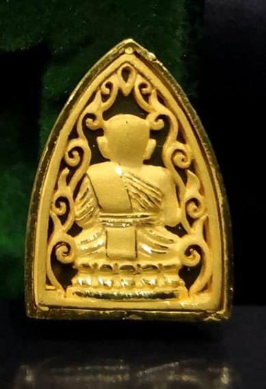 หลวงปู่ทวดเหยียบน้ำทะเลจืด รุ่น มงคลบารมี วัดประสาทบุญญาวาส เนื้อทองคำ - 3