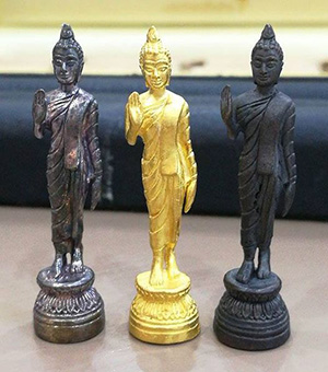 พระพุทธอภัยมงคลสมังคีลอยองค์ ชุดกรรมการ ปี 2538 ทองคำ เงิน นวะ - 1