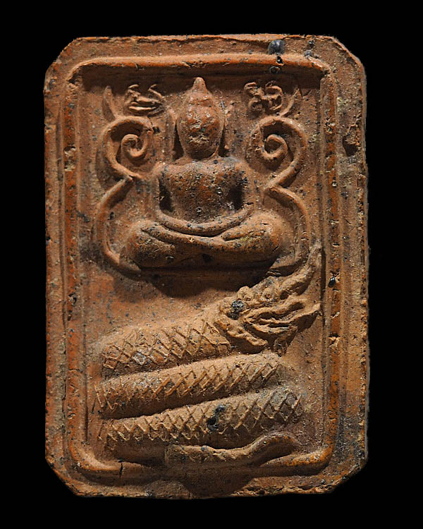 พระพุทธพิมพ์ทรงนาค ออกวัดเขาสะพานนาค จังหวัดสระบุรี เนื้อดิน ปี พ.ศ.2502 เนื่องในโอกาสการบูรณะวัดเขา - 1